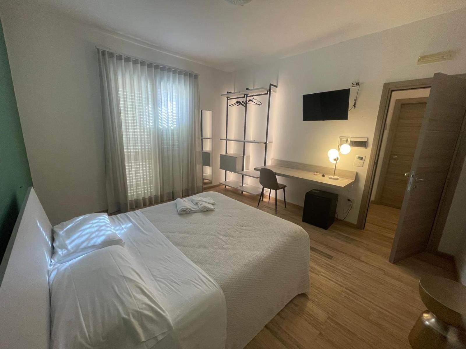 Albergo Perseo Portopalo Di Capo Passero Exteriör bild