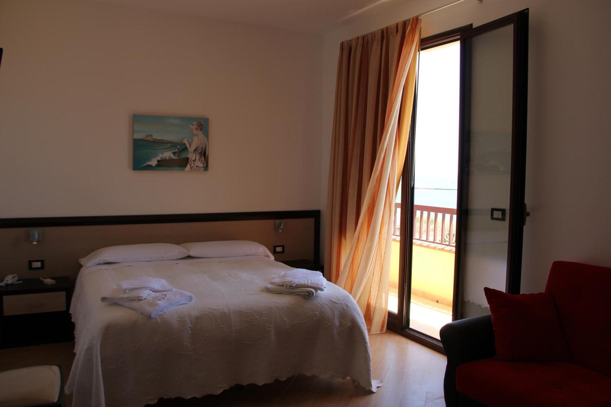 Albergo Perseo Portopalo Di Capo Passero Exteriör bild