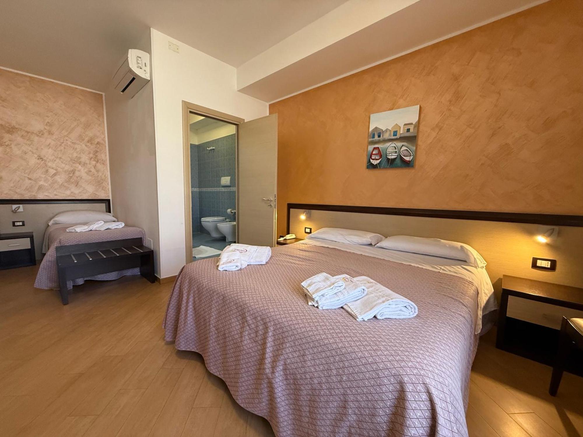 Albergo Perseo Portopalo Di Capo Passero Exteriör bild