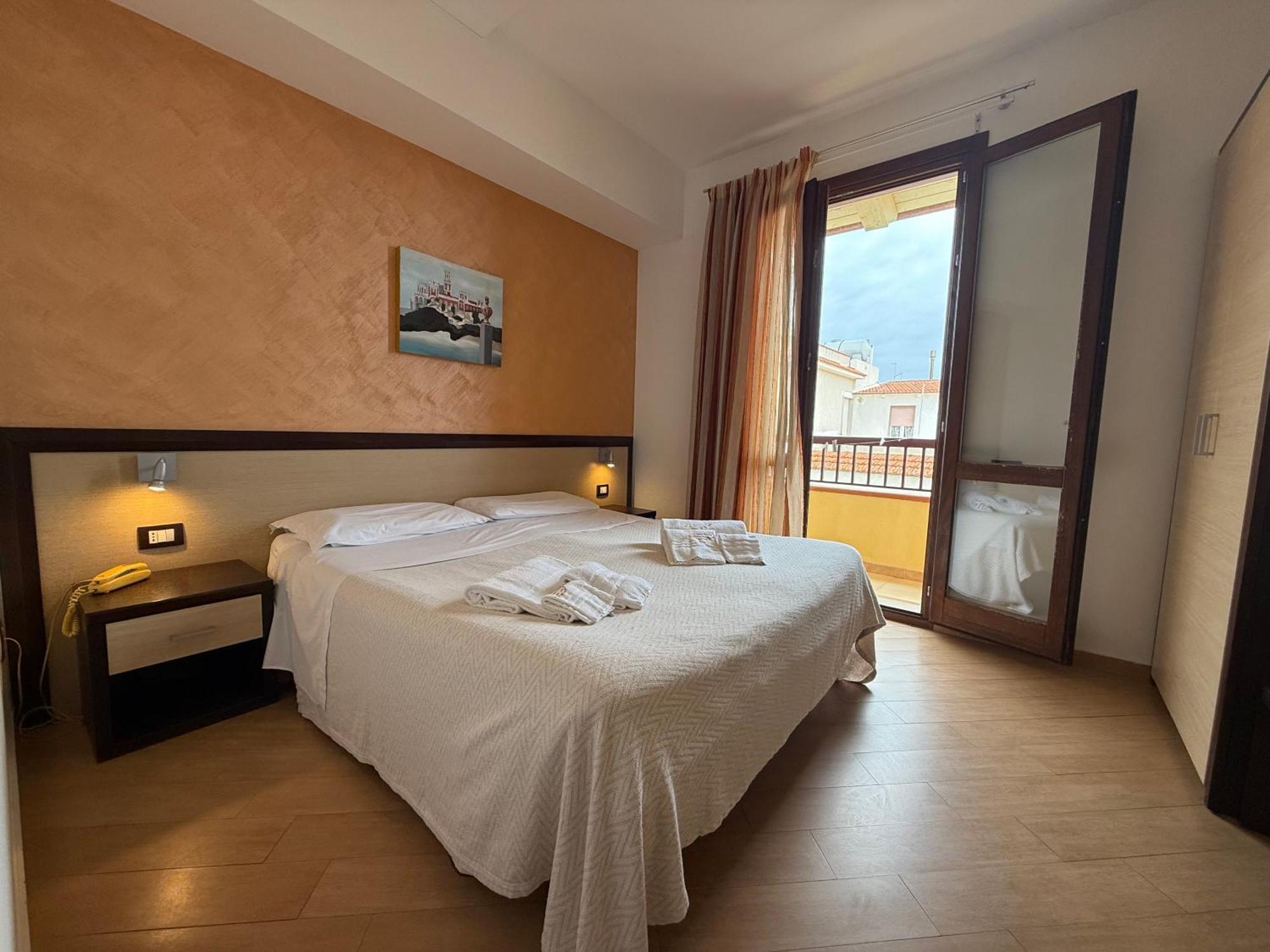 Albergo Perseo Portopalo Di Capo Passero Exteriör bild