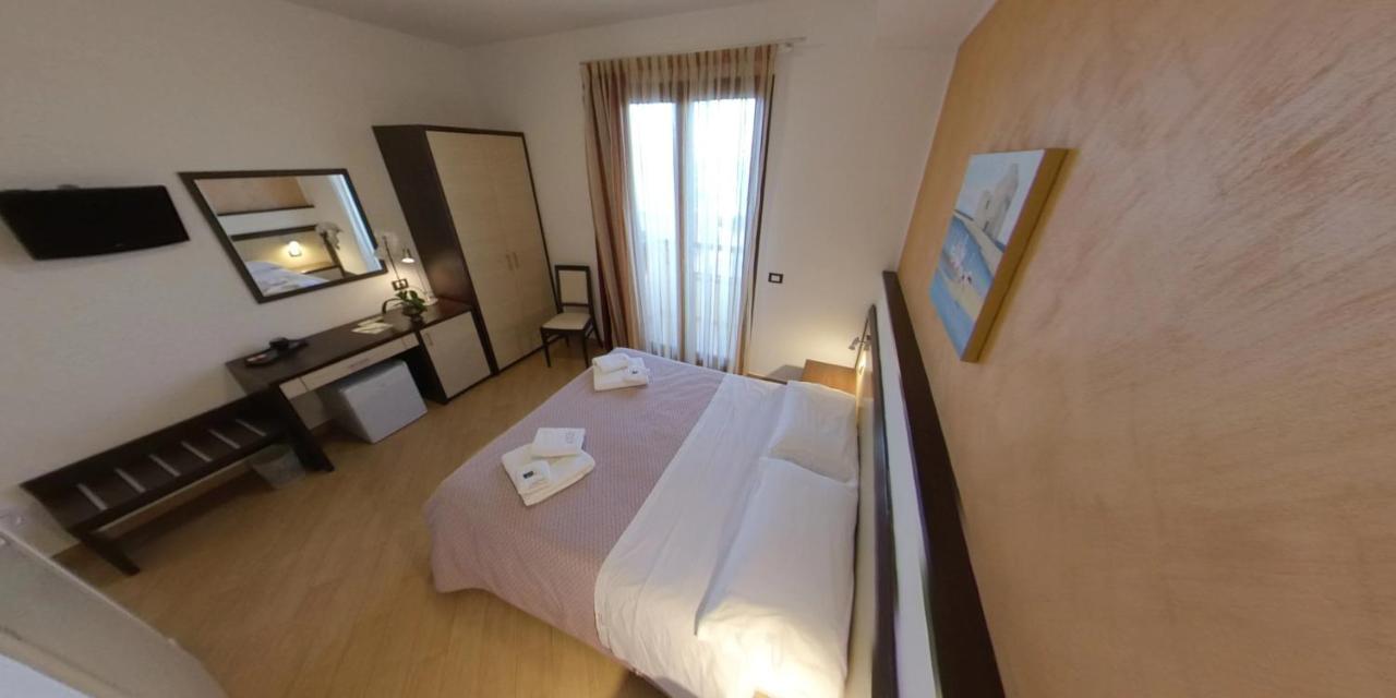 Albergo Perseo Portopalo Di Capo Passero Exteriör bild